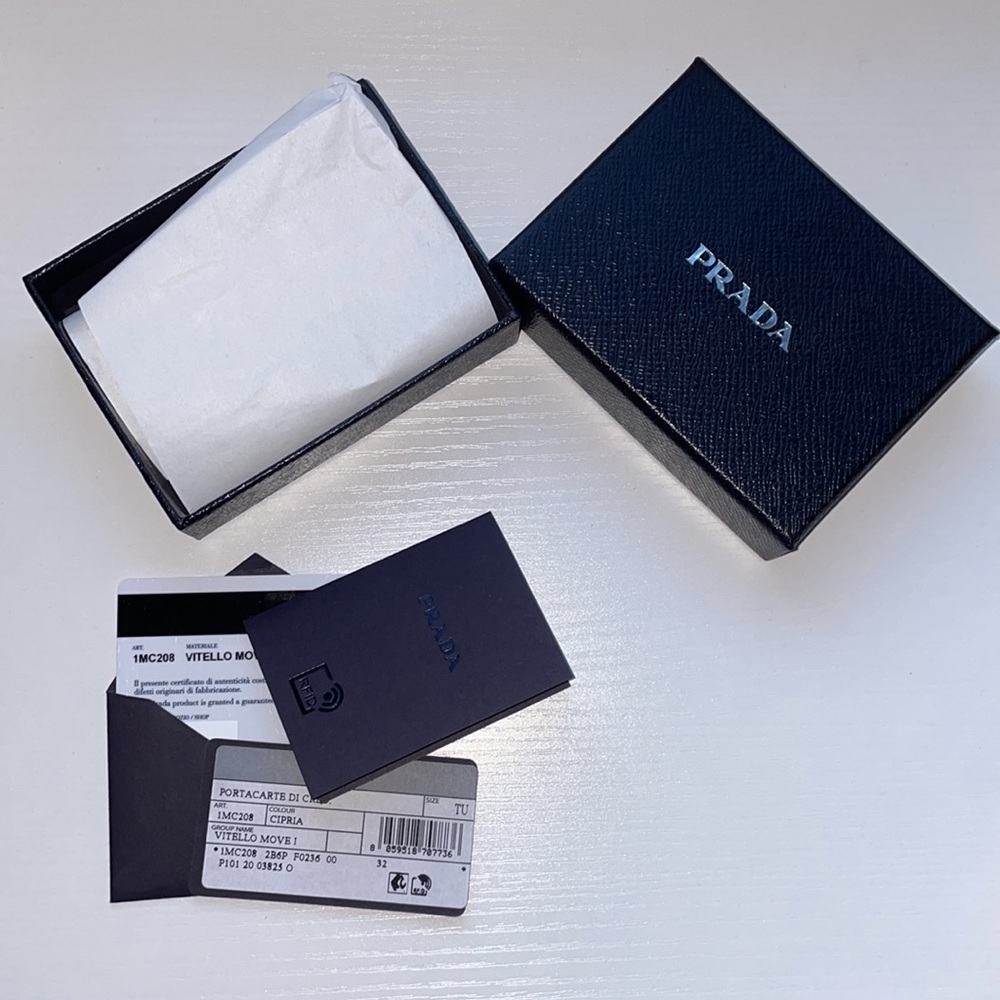 Prada nude 3 slot cardholder ✨ - Picture 8 of 8